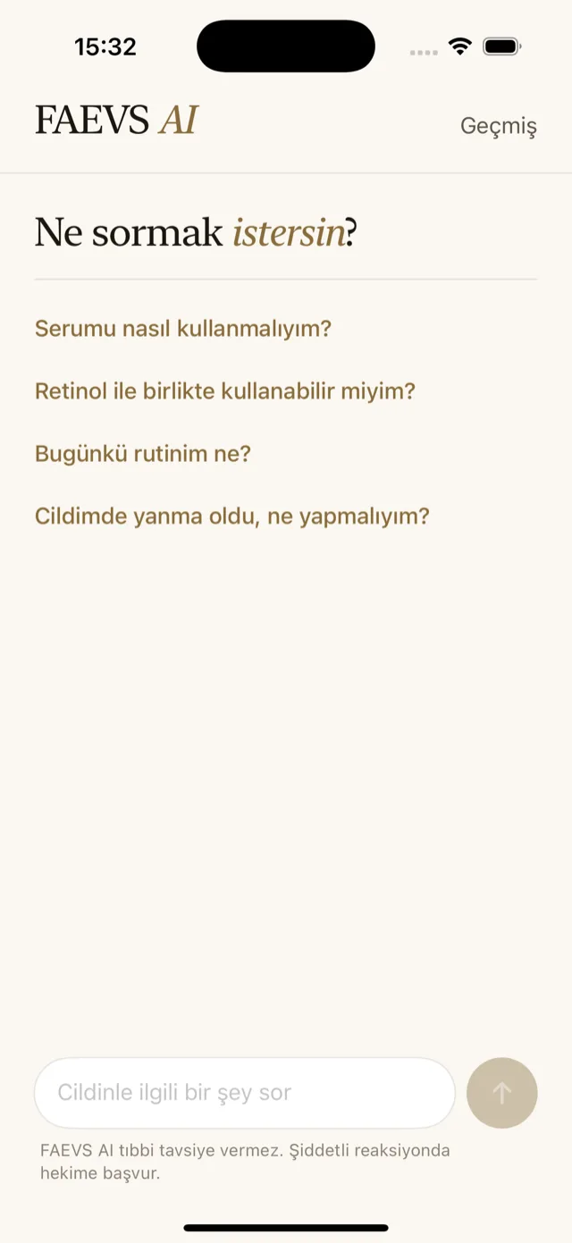 FAEVS AI sohbet ekranı: serum kullanımı, retinol uyumu ve günlük rutin hakkında hazır sorular